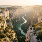 Vue panoramique des Gorges du Verdon, le plus grand canyon d'Europe