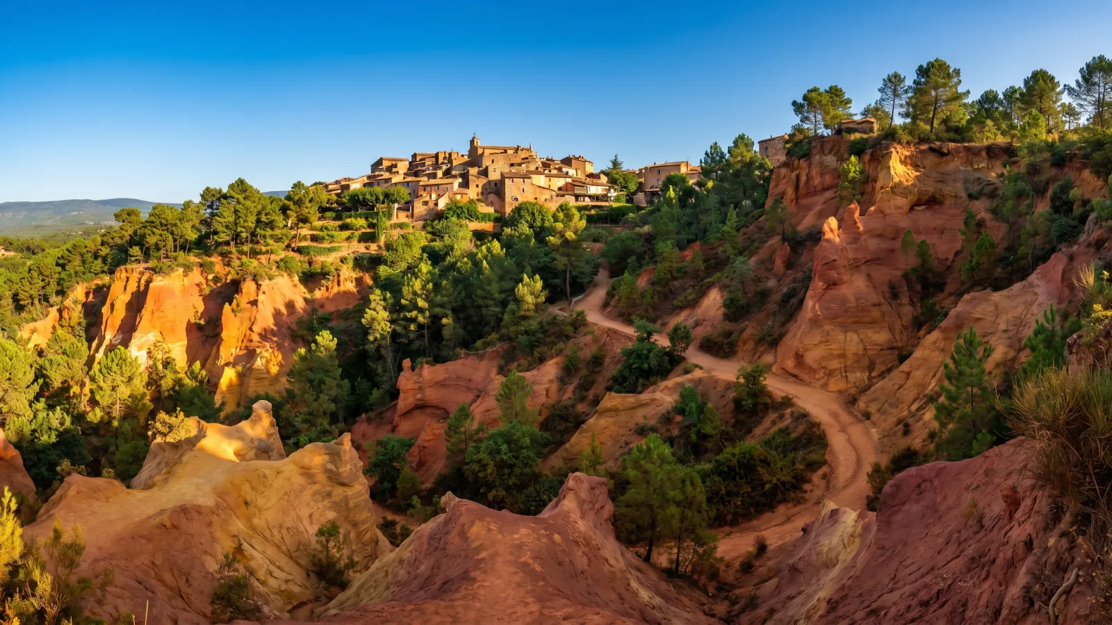 Les falaises d'ocre du Sentier des Ocres à Roussillon, Luberon