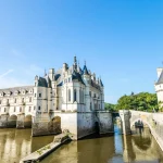Le château de Chenonceau et sa galerie enjambant le Cher, en Val de Loire